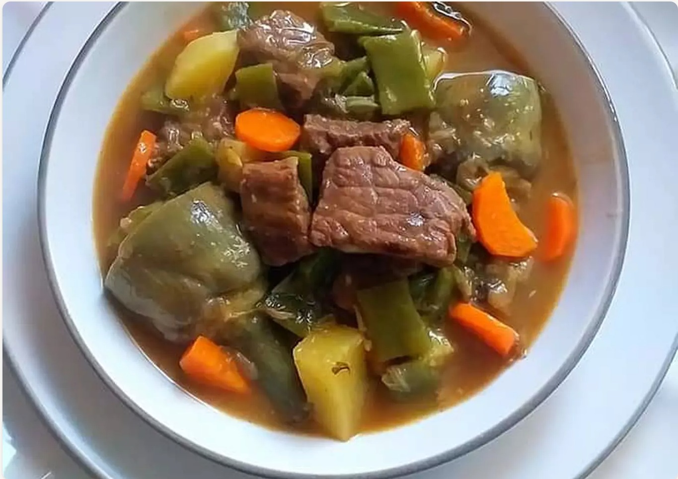 TERNERA CON JUDIAS VERDES Y ALCACHOFAS